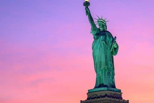 Imagen de Crucero de lujo con cena y música en directo