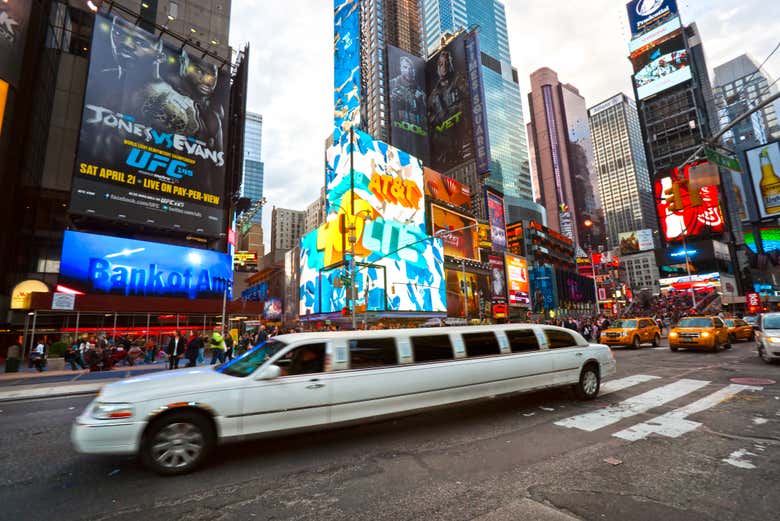 New York City Private Limousine Ride - Book at Civitatis.com