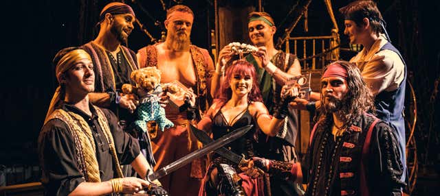 Cena con spettacolo su una barca pirata