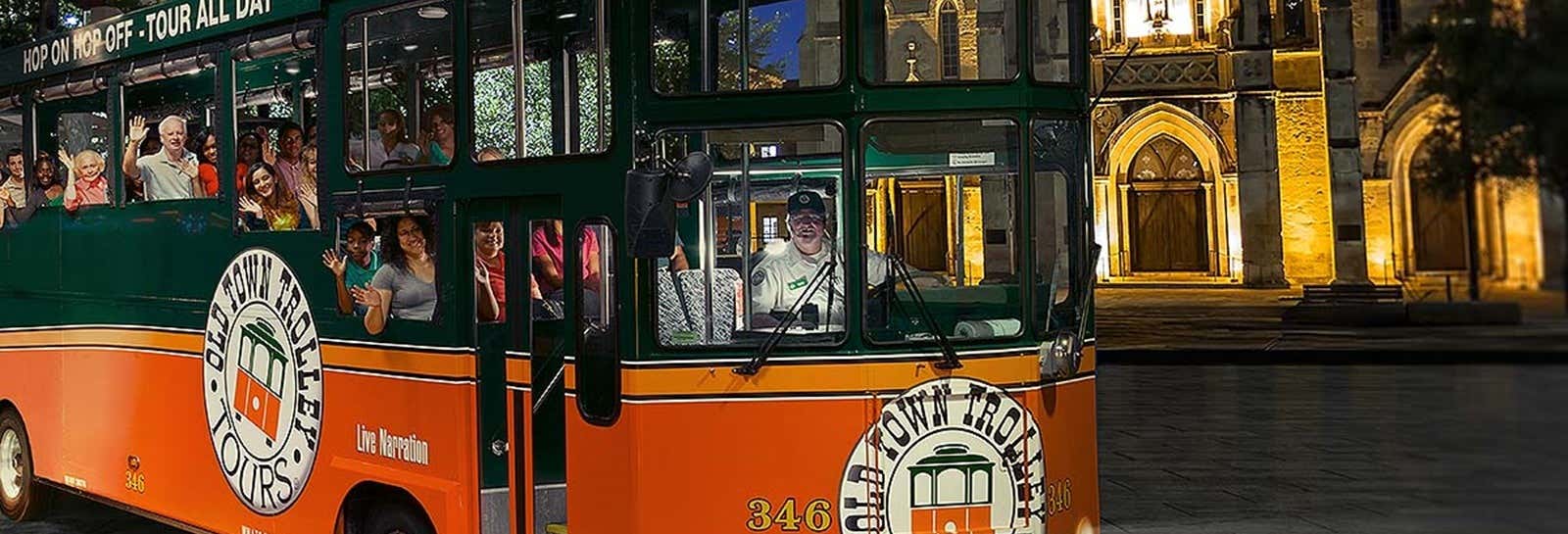 Tour serale di San Antonio in filobus