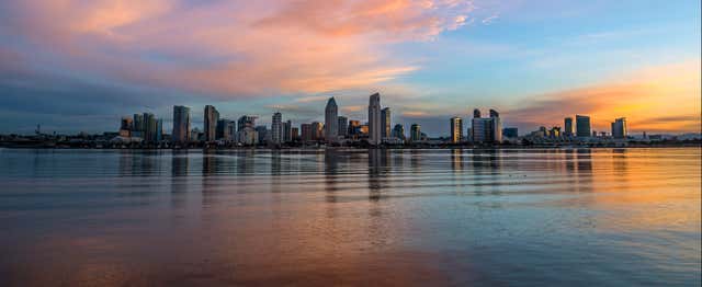 Balade en bateau au coucher de soleil