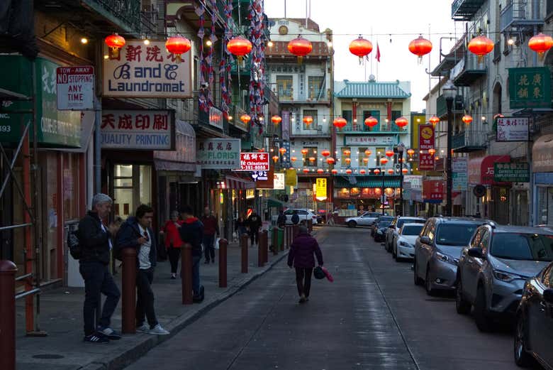 Chinatown & Little Italy Free Evening Tour