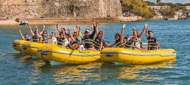 Guida di un motoscafo a San Juan