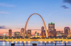 St. Louis Small Group Tour + Boat + Helicopter Ride