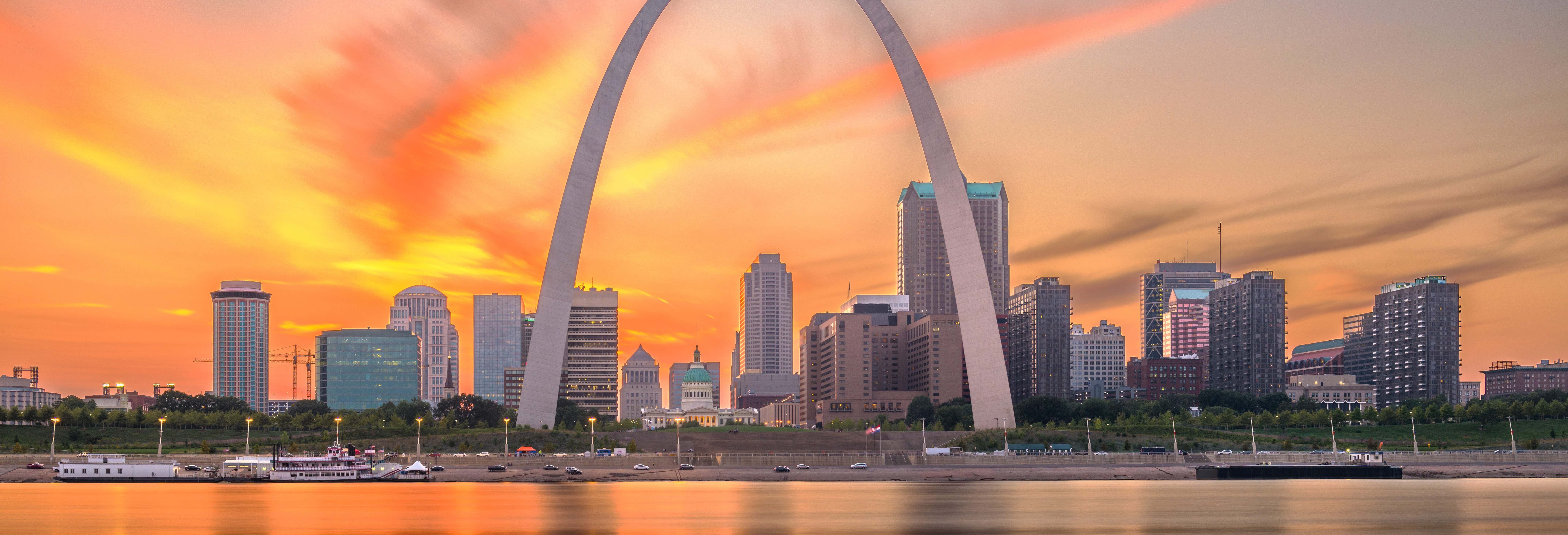 Tour di St. Louisi per piccoli gruppi + Giro in barca sul fiume Mississippi