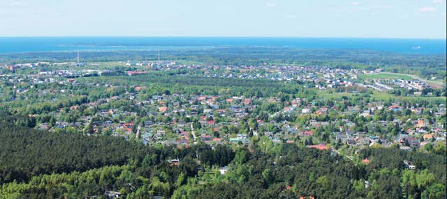 Camminata sul bordo della terrazza della Torre della Televisione