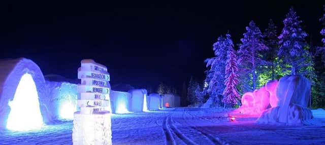 Escursione a Lainio Snow Village in motoslitta