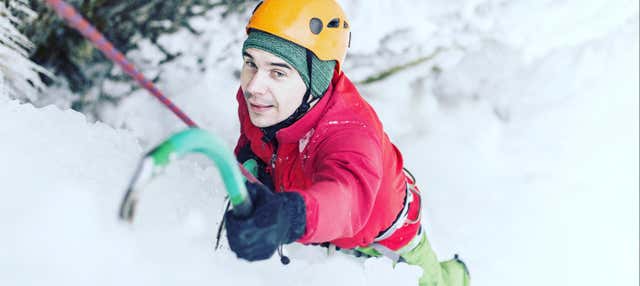 Arrampicata sul ghiaccio alla cascata di Tajukangas