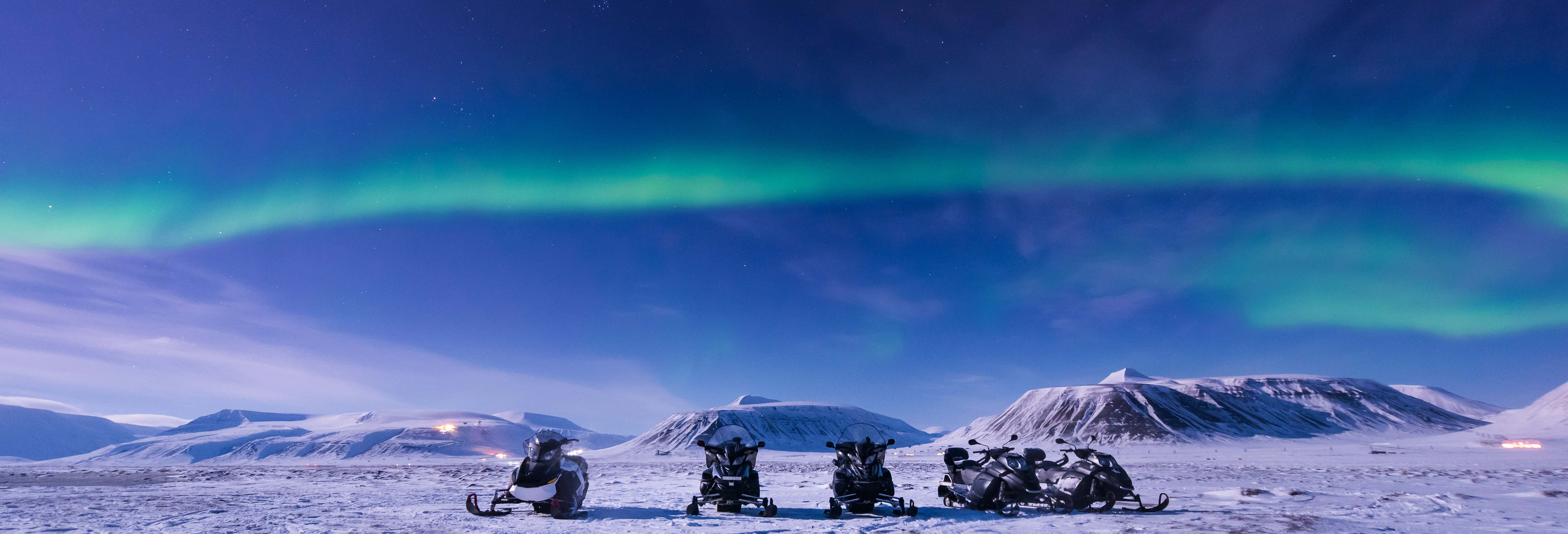 Giro in slitta sotto l'aurora boreale