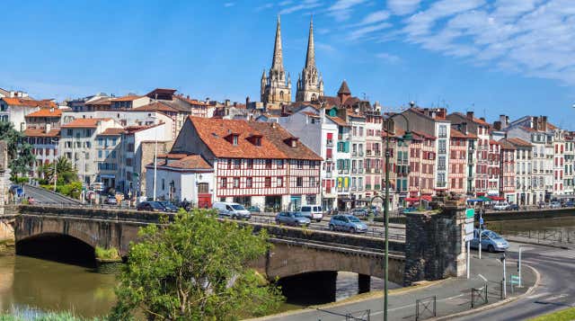 Bayona