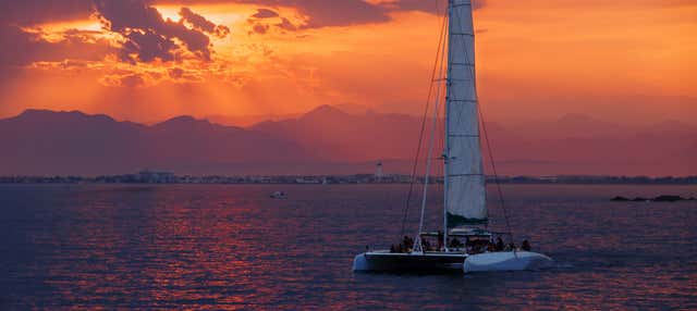 Giro in catamarano al tramonto