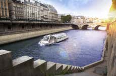 Batobus Paris Tourist Boat