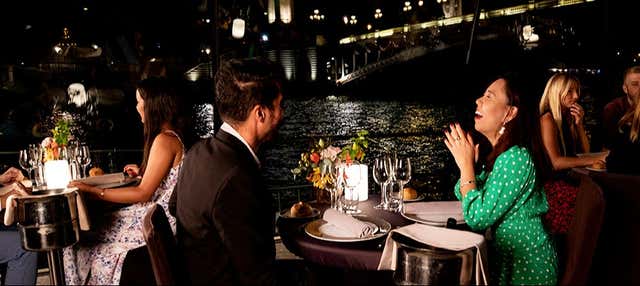 Crociera sulla Senna dalla Torre Eiffel con cena