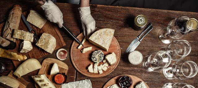 Dégustation de vins et de fromages