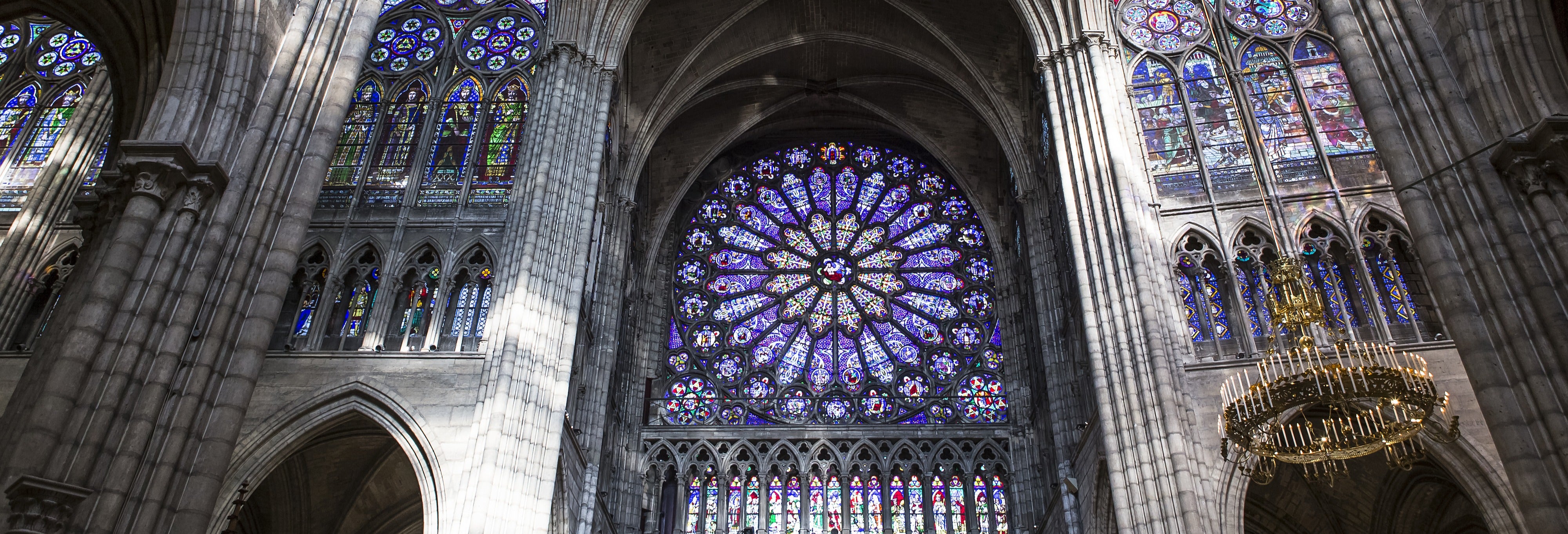 Ingresso da Basílica de Saint-Denis