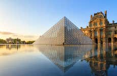 Louvre Museum Skip-the-Line Tickets + Tour Assistant to the Mona Lisa