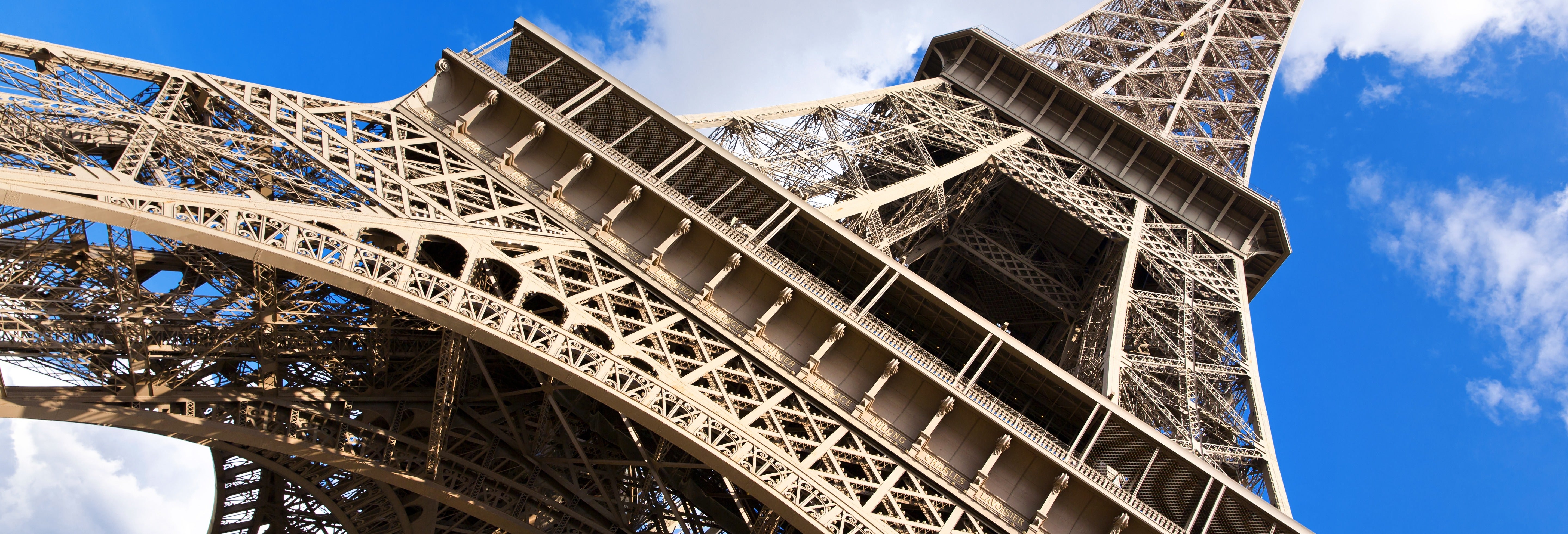 Ingresso do 2º andar da Torre Eiffel