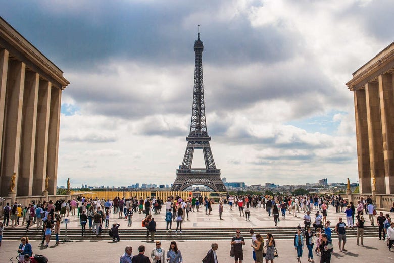 Free tour por los alrededores de la Torre Eiffel y el Arco del Triunfo