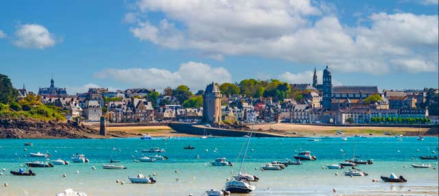 Balade en bateau dans Saint-Malo en petit groupe