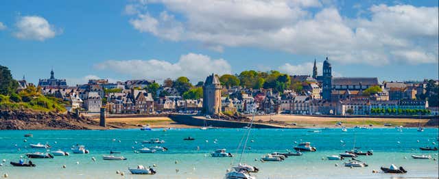 Balade en bateau dans Saint-Malo en petit groupe