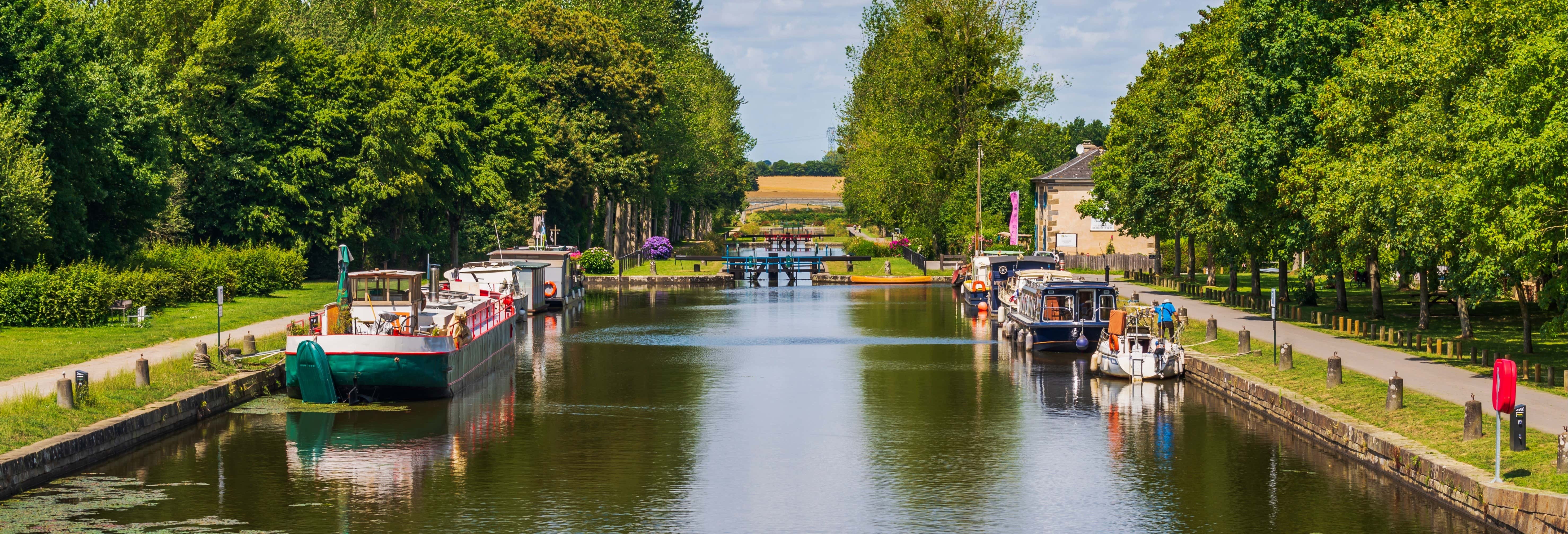 Balade en bateau sur le canal Ille-et-Rance avec apéritif en petit groupe