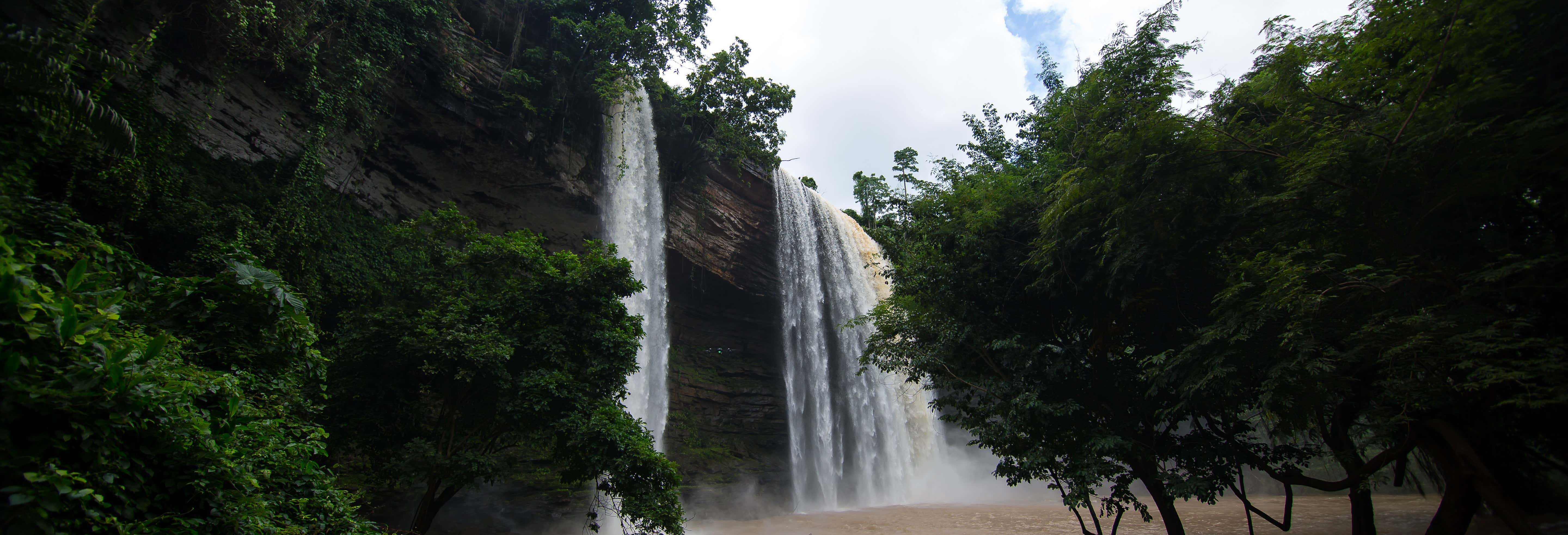 Escursione alle cascate di Boti e al giardino botanico di Aburi