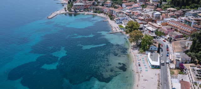 Escursione all'isola di Passo e alle Grotte Blu in barca