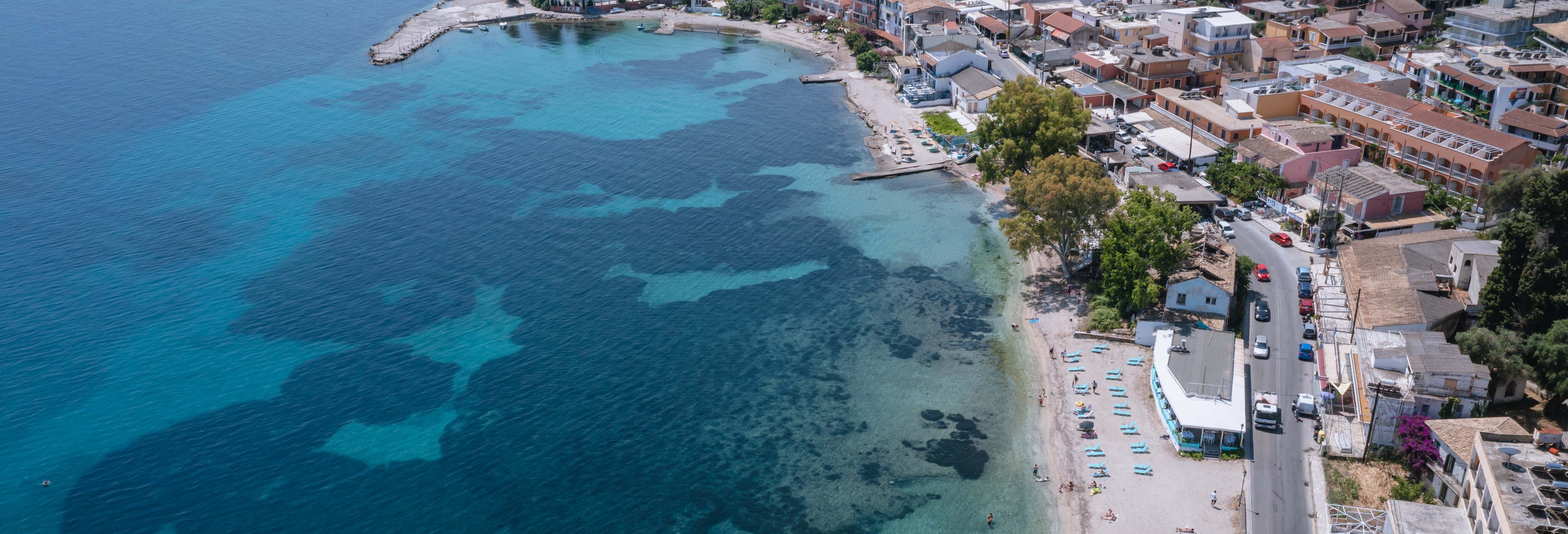 Escursione all'isola di Passo e alle Grotte Blu in barca