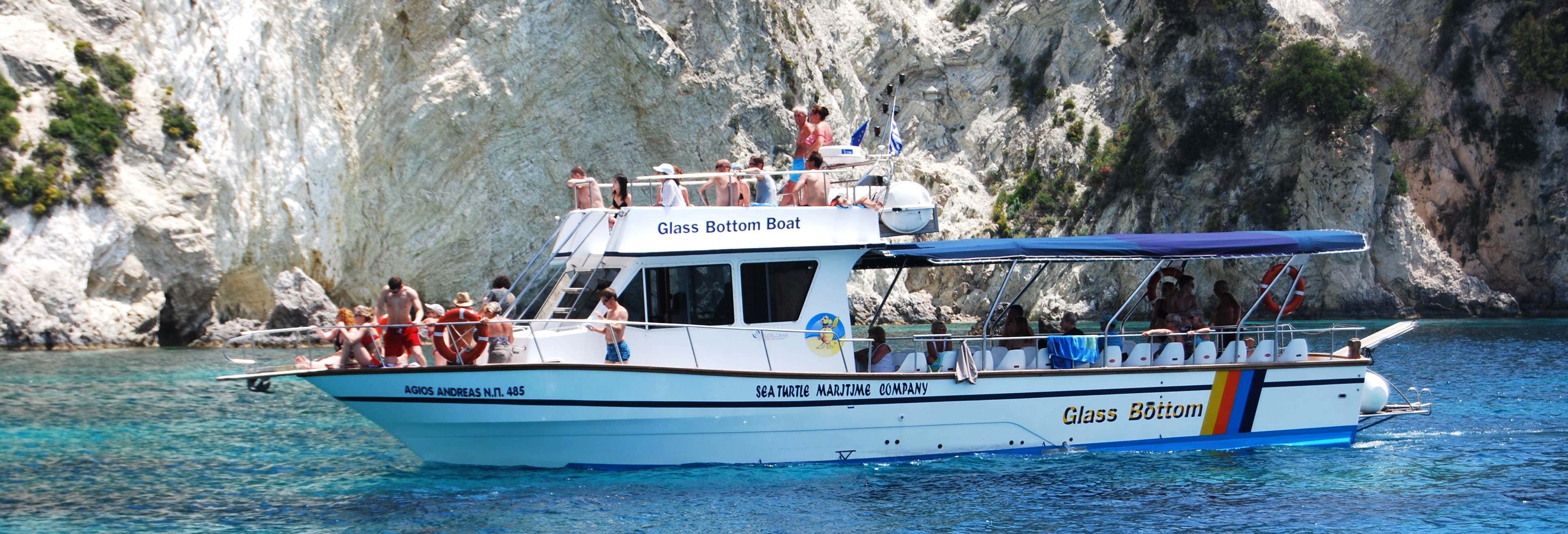 Giro in barca sul canale di Corinto