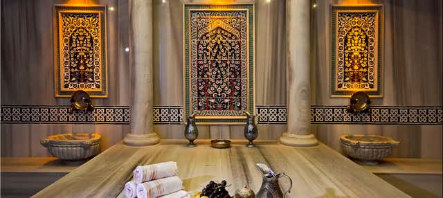 Bagno e massaggio in un hammam tradizionale