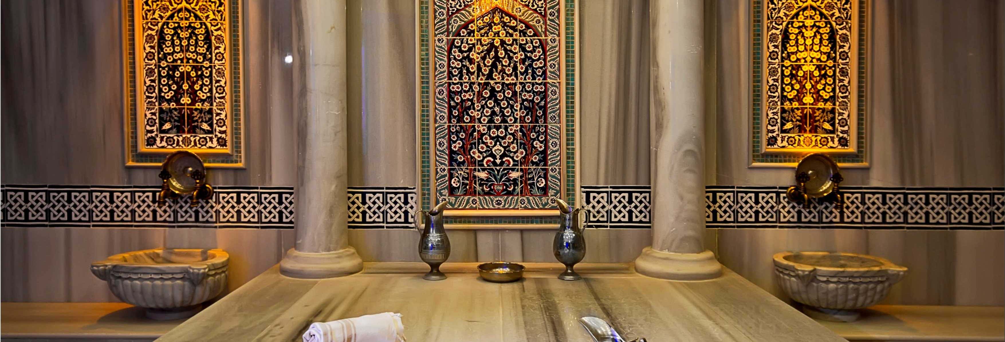 Bagno e massaggio in un hammam tradizionale