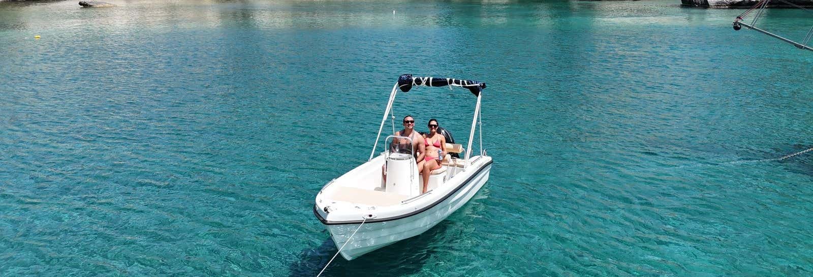 Noleggio di barca a Milos