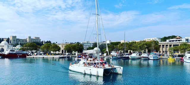 Giro in catamarano con pranzo