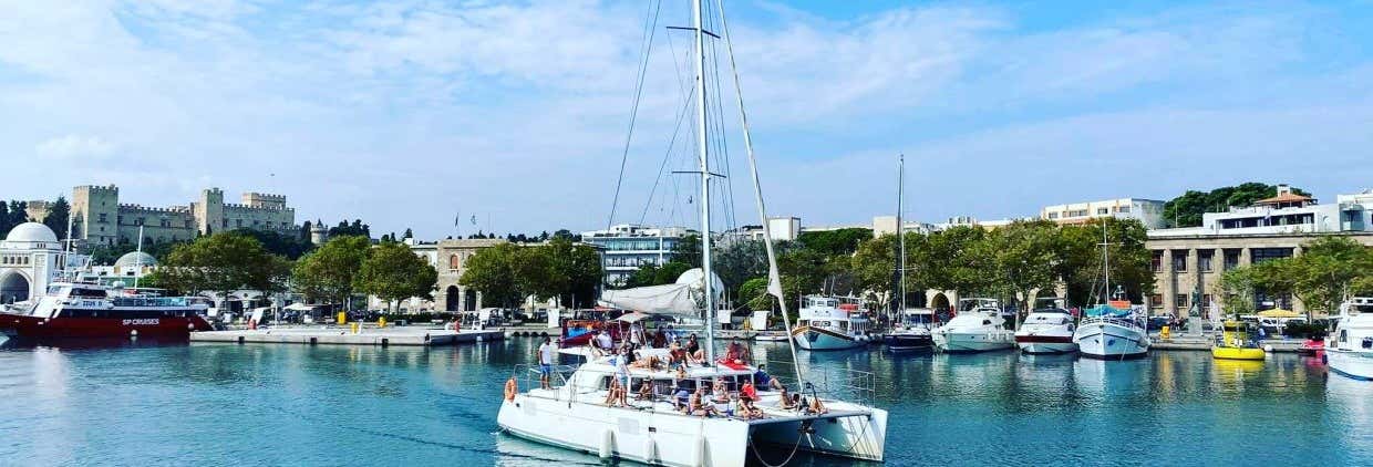 Giro in catamarano con pranzo