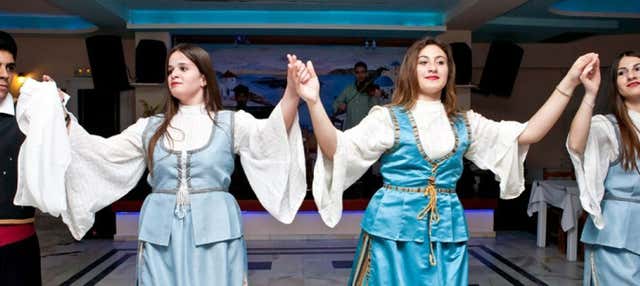 Spettacolo greco a Santorini con cena