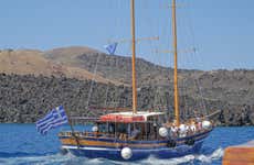 Santorini Caldera Boat Cruise