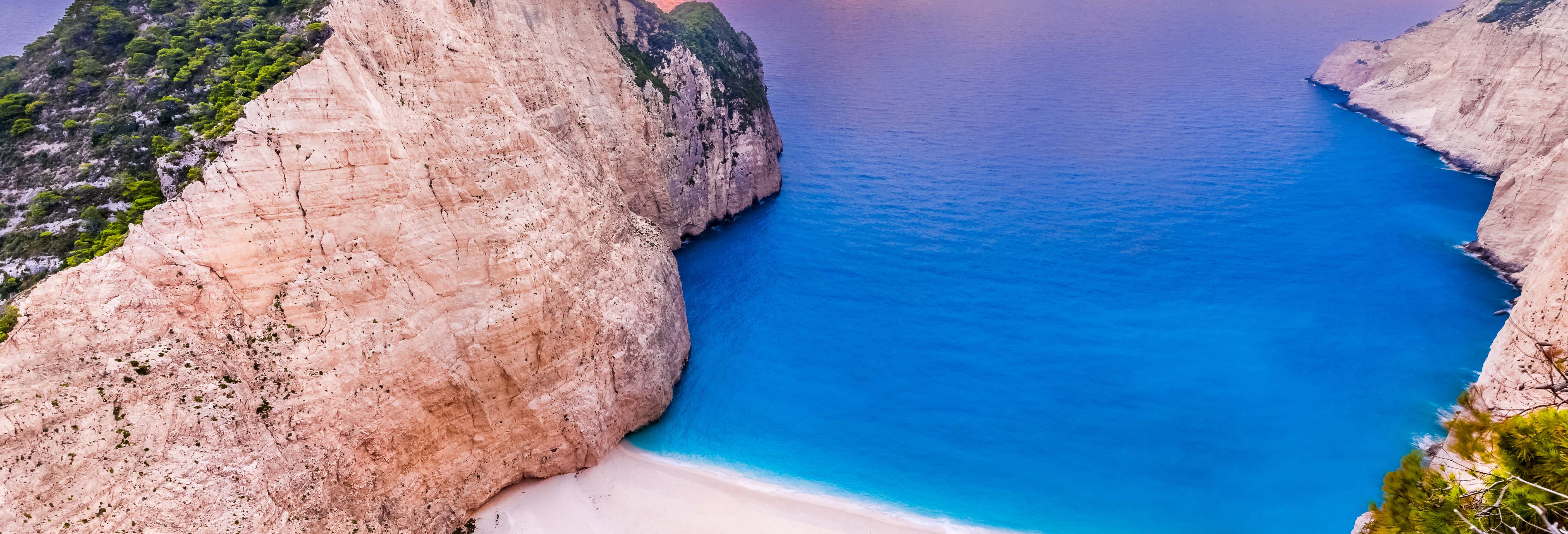 Giro in barca alle Grotte Blu e alla spiaggia di Navagio