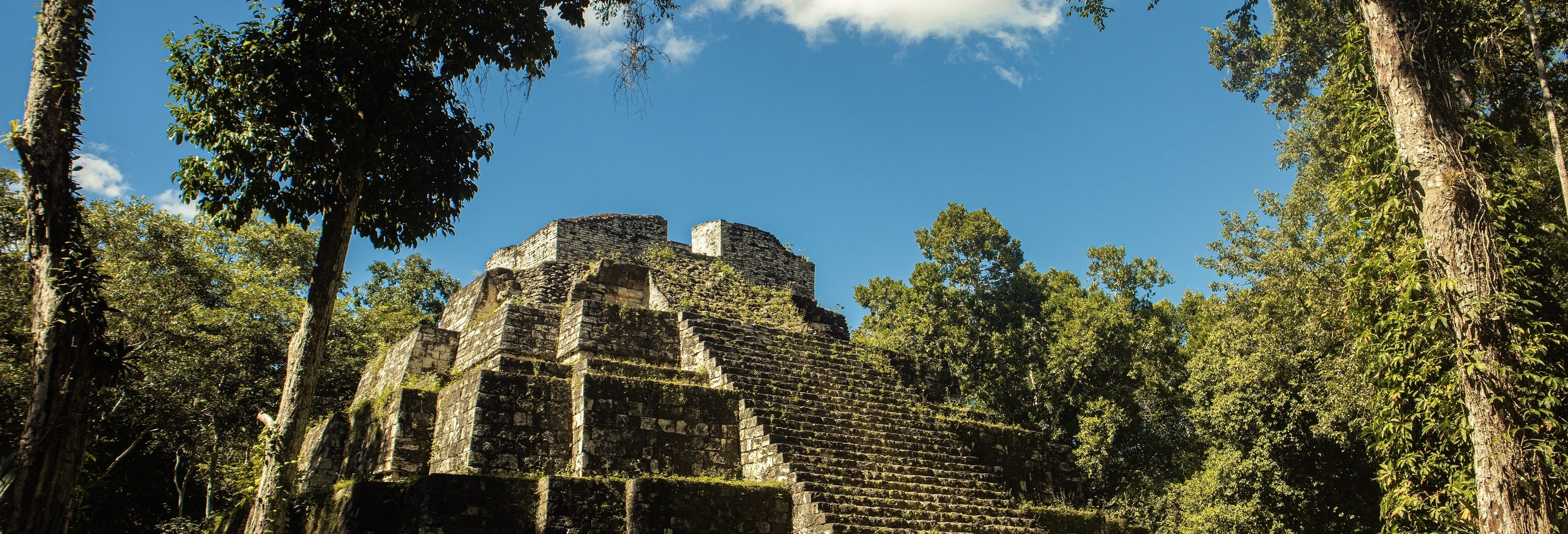 Tour of Yaxhá