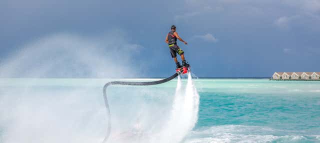 Flyboarding a Roatán