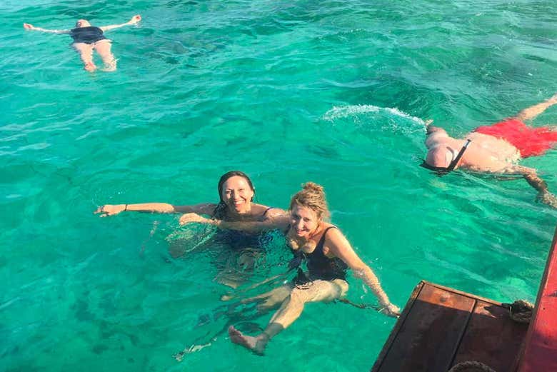 Houseboat Cruise & Snorkel Tour