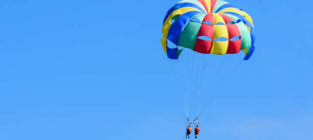 Parasailing a Roatán