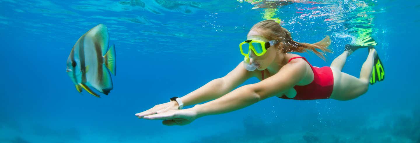Giro in casa galleggiante e snorkeling a Roatán