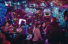 Tour de festa pelos ruin pubs de Budapeste