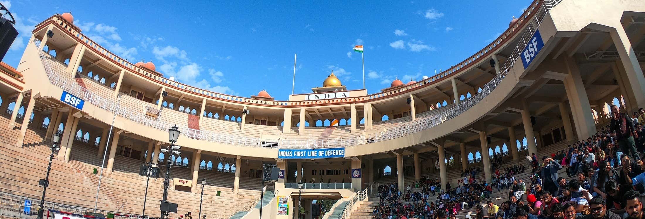 Cerimonia di chiusura del confine di Wagah