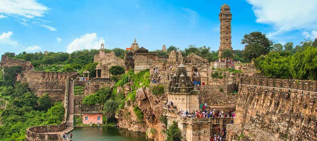 Escursione privata al tempio di Brahma e al forte di Chittorgarh