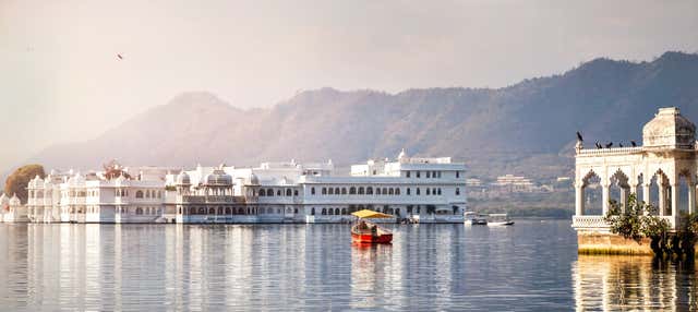 Tour dei ghat + Crociera sul lago Pichola