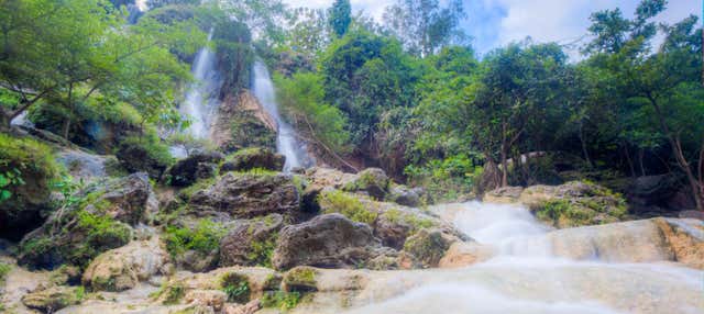 Esperienza privata di Cave Tubing nella grotta Pindul + Cascate Sri Gethuk