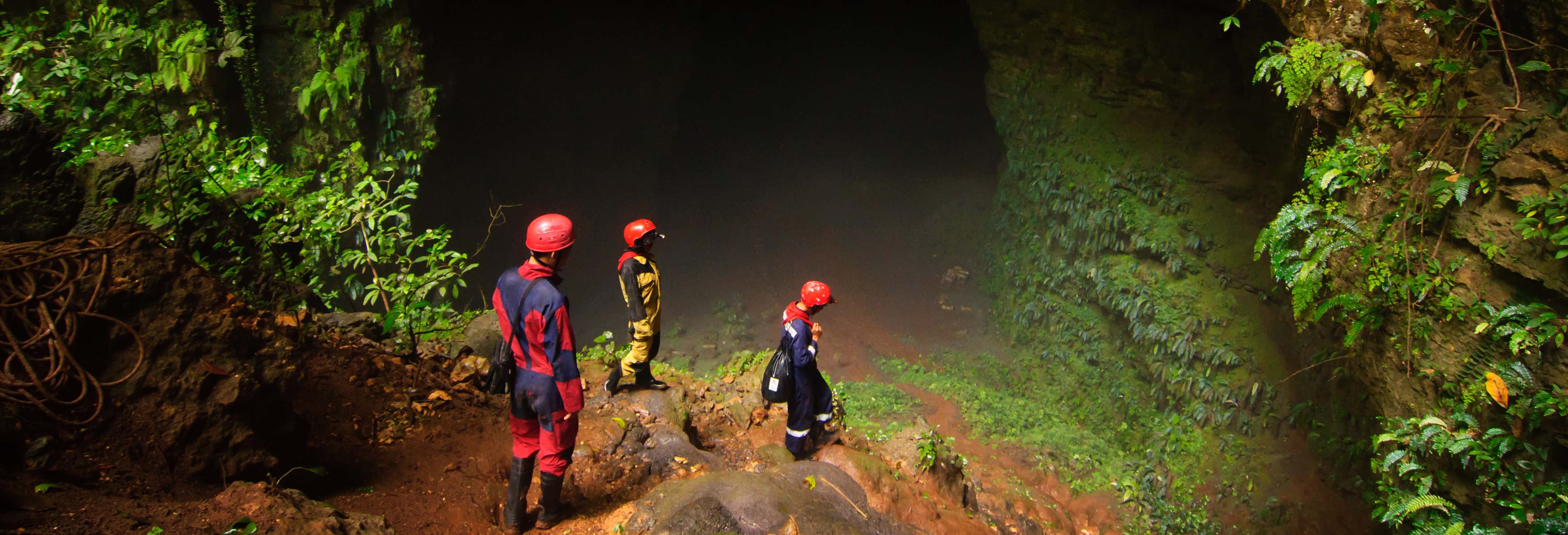 Speleologia nella grotta di Jomblang 