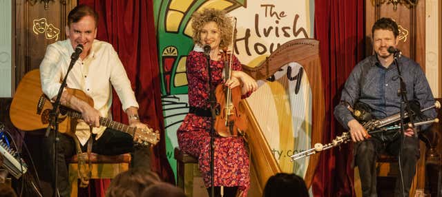 Cena e spettacolo folcloristico a Dublino