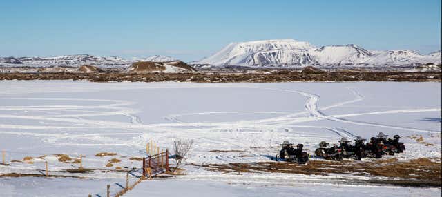 Giro in motoslitta al lago Mývatn